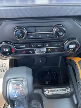 New 2024 Ford Bronco Badlands w/ Sasquatch Package image 30