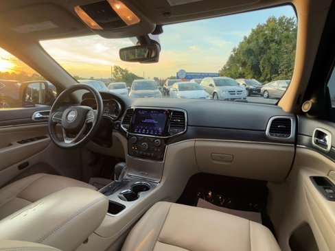 Used 2019 Jeep Grand Cherokee Limited image 39