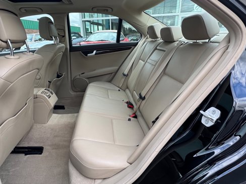 Used 2013 Mercedes-Benz C 300 4MATIC Sedan image 6