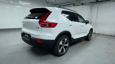 New 2026 Volvo XC40 B5 Plus w/ Protection Package Premier image 23