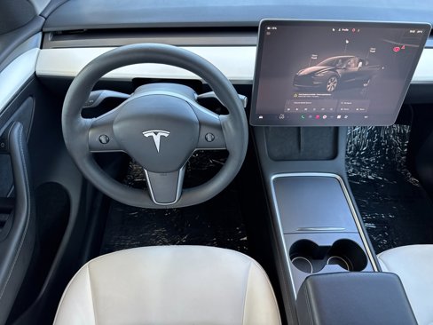 Used 2023 Tesla Model Y Long Range image 14