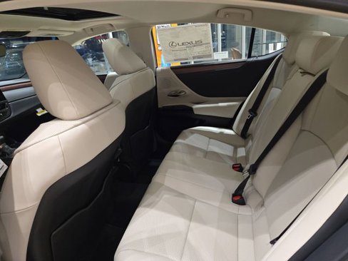 New 2025 Lexus ES 350 w/ Premium Package image 16