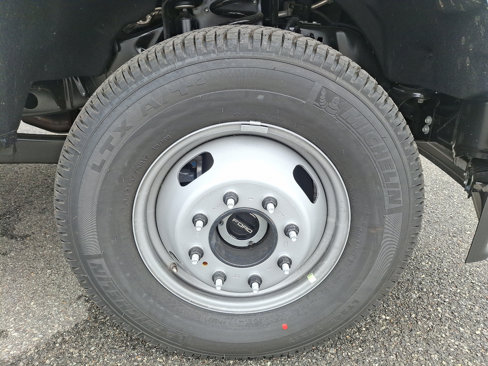 New 2025 Ford F350 XL w/ XL Chrome Package image 5