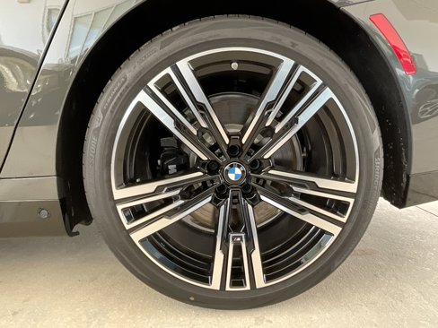 New 2026 BMW 740i w/ Executive Package image 7