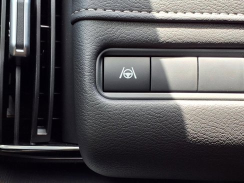 New 2025 Nissan Armada SV image 9