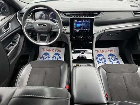 Used 2024 Jeep Grand Cherokee L Laredo image 37
