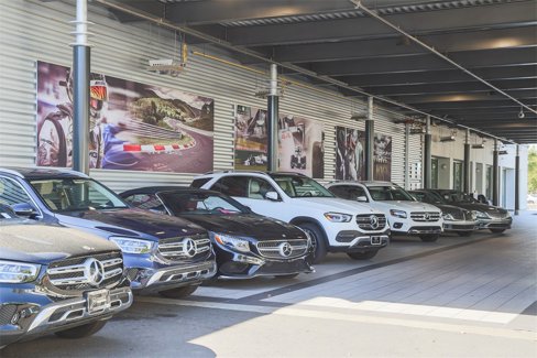 Used 2018 Mercedes-Benz E 300 image 16