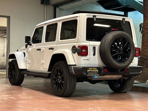 Certified 2022 Jeep Wrangler Unlimited Sahara w/ Cold Weather Group image 3