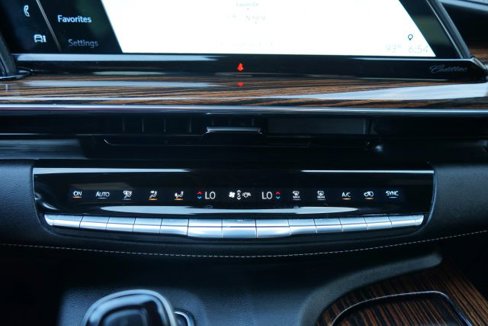Used 2021 Cadillac Escalade Premium Luxury w/ LPO, Illumination Package image 32