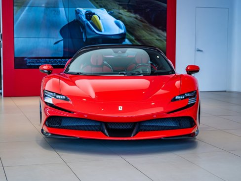 Used 2023 Ferrari SF90 Spider image 28