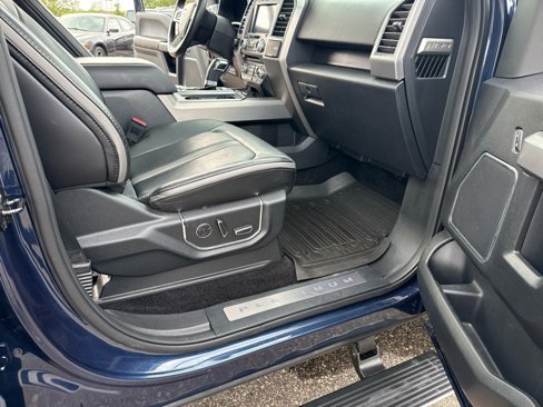 Used 2018 Ford F150 Platinum w/ Equipment Group 701A Luxury image 44