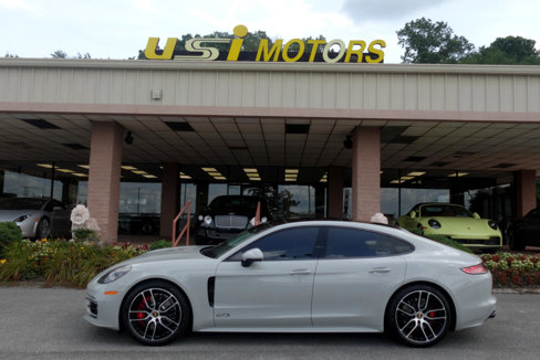 Used 2022 Porsche Panamera GTS w/ Premium Package image 4