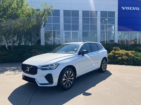 Certified 2025 Volvo XC60 B5 Plus image 36