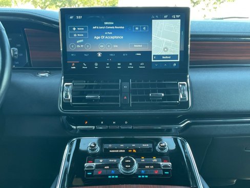 Used 2024 Lincoln Navigator Premiere image 18