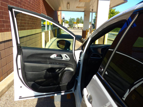 Used 2024 Chrysler Pacifica Touring-L w/ S Appearance Package image 20