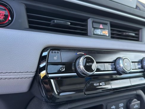 New 2025 Honda Pilot Touring image 23