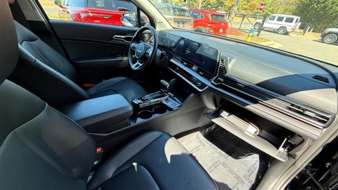 Used 2024 Kia Sportage EX image 25