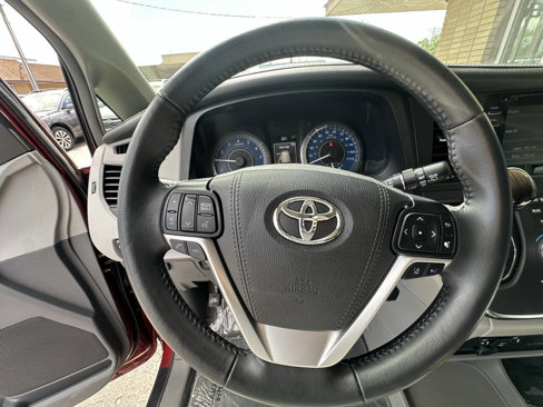 Used 2019 Toyota Sienna AWD image 9