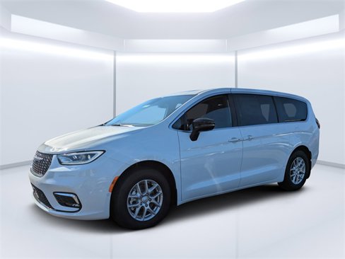 New 2025 Chrysler Pacifica Select w/ Uconnect Theater Family Group image 7