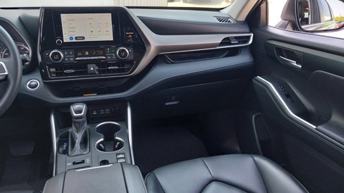 Used 2024 Toyota Highlander XLE image 15
