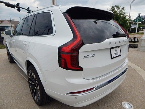 New 2026 Volvo XC90 B6 Plus w/ Protection Package Premier image 10