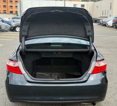 Used 2015 Toyota Camry LE image 37