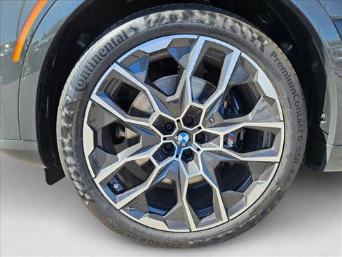 New 2026 BMW X7 M60i w/ Climate Comfort Package image 10