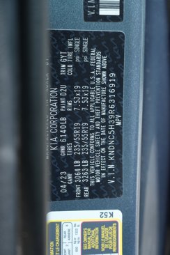 Used 2024 Kia Carnival EX image 53