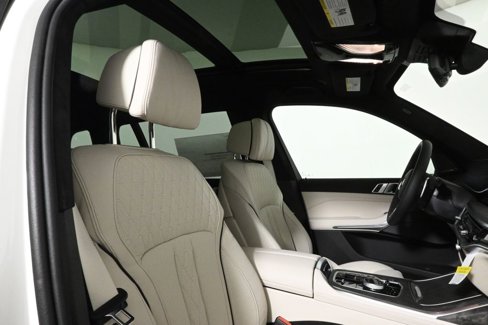 New 2026 BMW X7 xDrive40i w/ Executive Package image 38