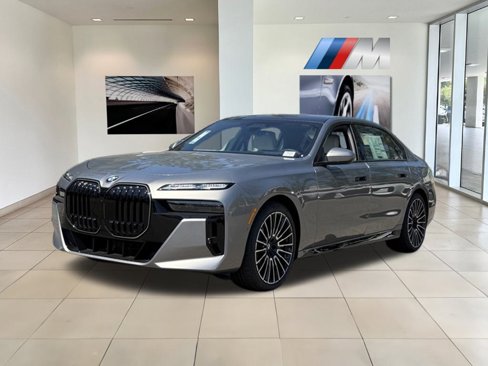 New 2026 BMW 740i w/ Executive Package image 2