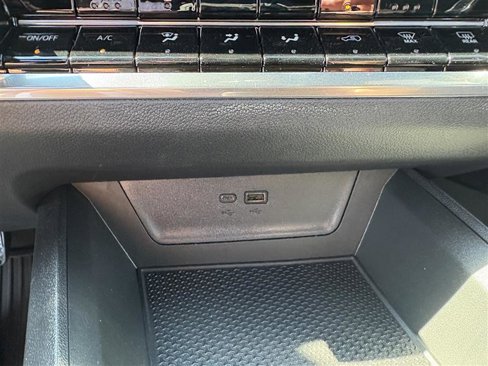New 2026 Chevrolet Equinox LT w/ Convenience Package II image 17
