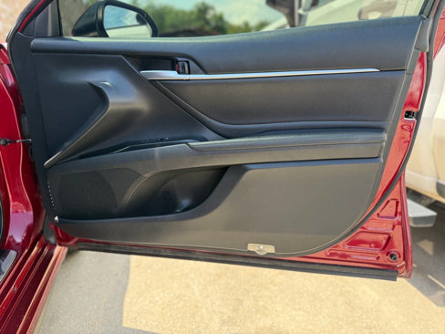Used 2018 Toyota Camry XSE w/ Accessory Appearance Package image 22