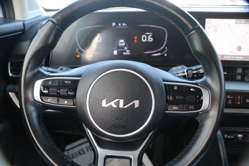 Used 2023 Kia Sportage EX image 17
