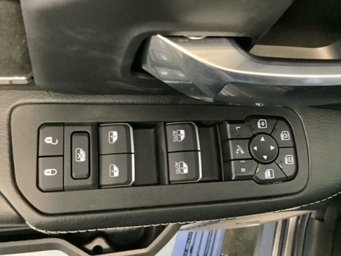 New 2025 RAM 2500 Laramie image 28