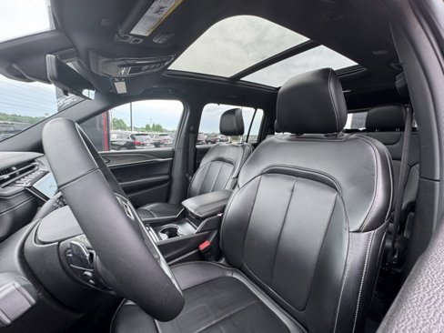Used 2024 Jeep Grand Cherokee L Limited w/ Luxury Tech Group II image 22