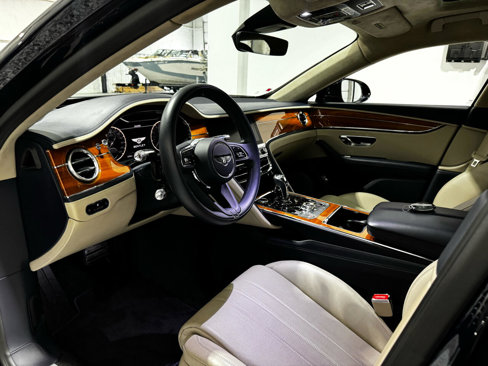 Used 2021 Bentley Flying Spur W12 image 11