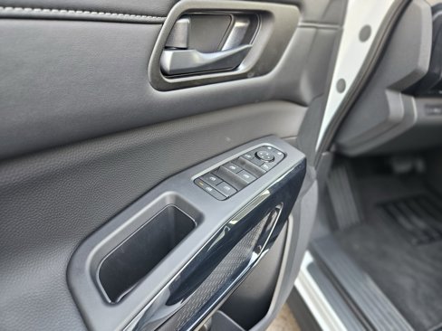 New 2025 Nissan Pathfinder SV w/ Cargo Package image 10