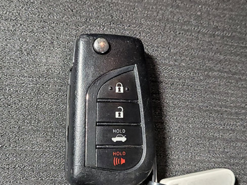 Used 2021 Toyota Camry LE image 32