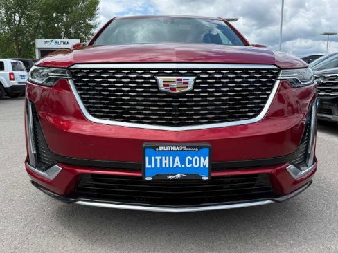 Used 2024 Cadillac XT6 Premium Luxury image 2