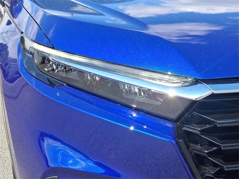 Certified 2025 Honda CR-V EX image 9