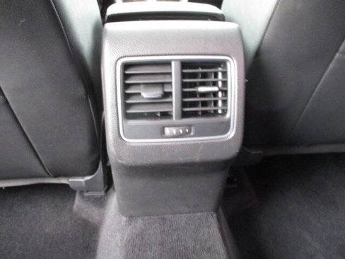 Used 2015 Volkswagen Passat TDI SEL Premium image 20