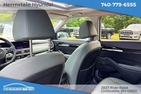 Used 2024 Kia Seltos SX w/ SX Sunroof Package image 25