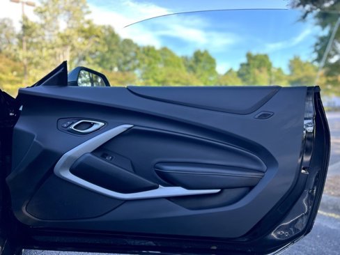 Used 2018 Chevrolet Camaro LT image 17