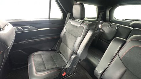 Used 2025 Ford Explorer ST image 14