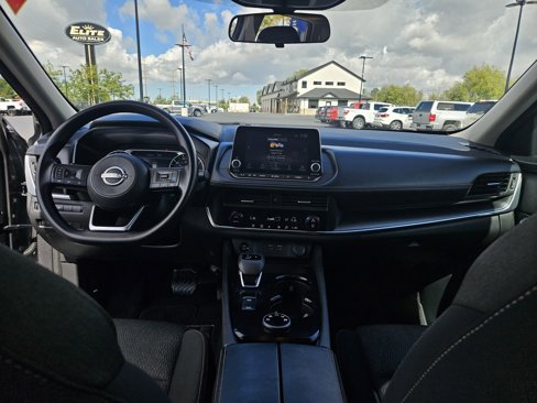 Used 2024 Nissan Rogue SV image 31