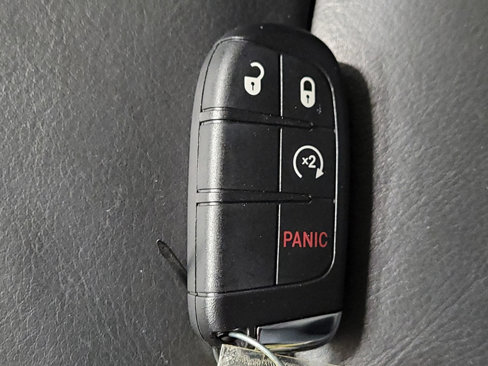 Used 2020 Jeep Renegade Limited image 32