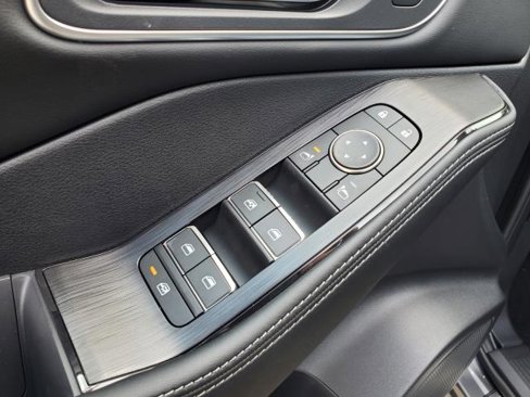 New 2025 Nissan Rogue Platinum w/ Platinum Premium Package image 14