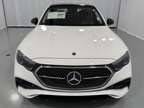 New 2026 Mercedes-Benz E 350 4MATIC Sedan image 3