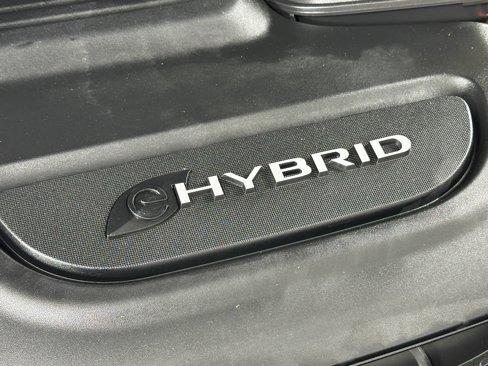 Used 2017 Chrysler Pacifica Premium image 23