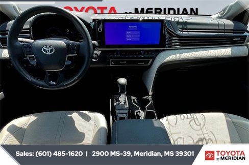 Used 2025 Toyota Camry XLE image 13